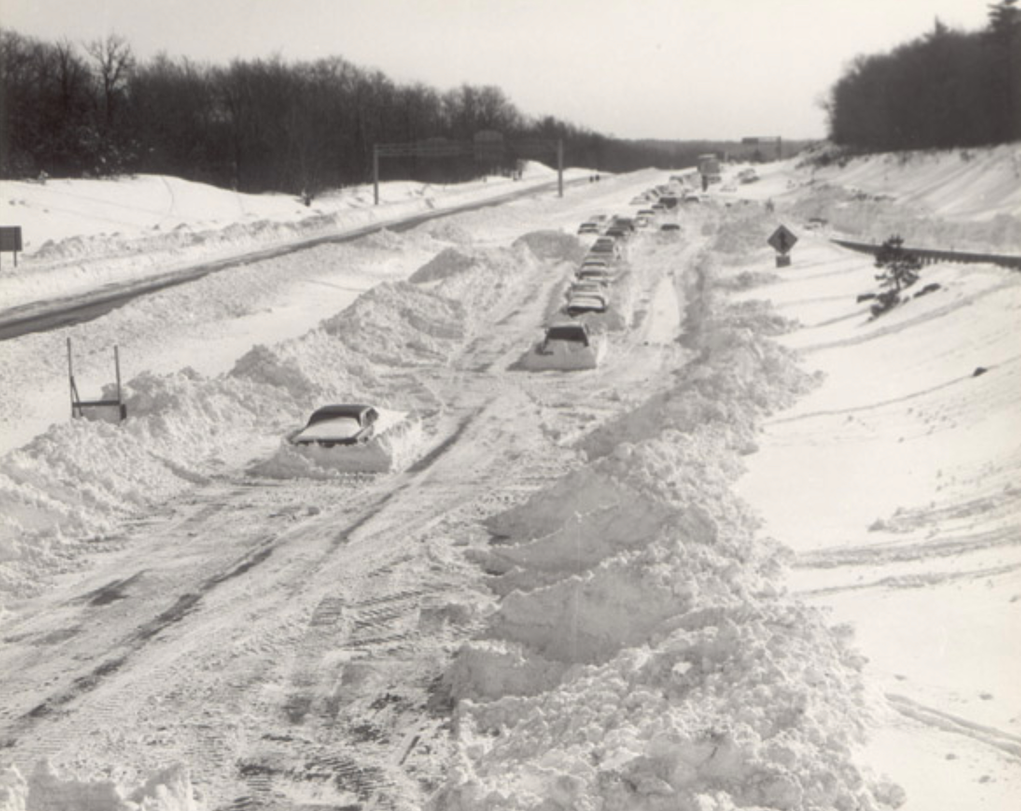 Newspaper photo of the 1982 blizzard in St. Louis